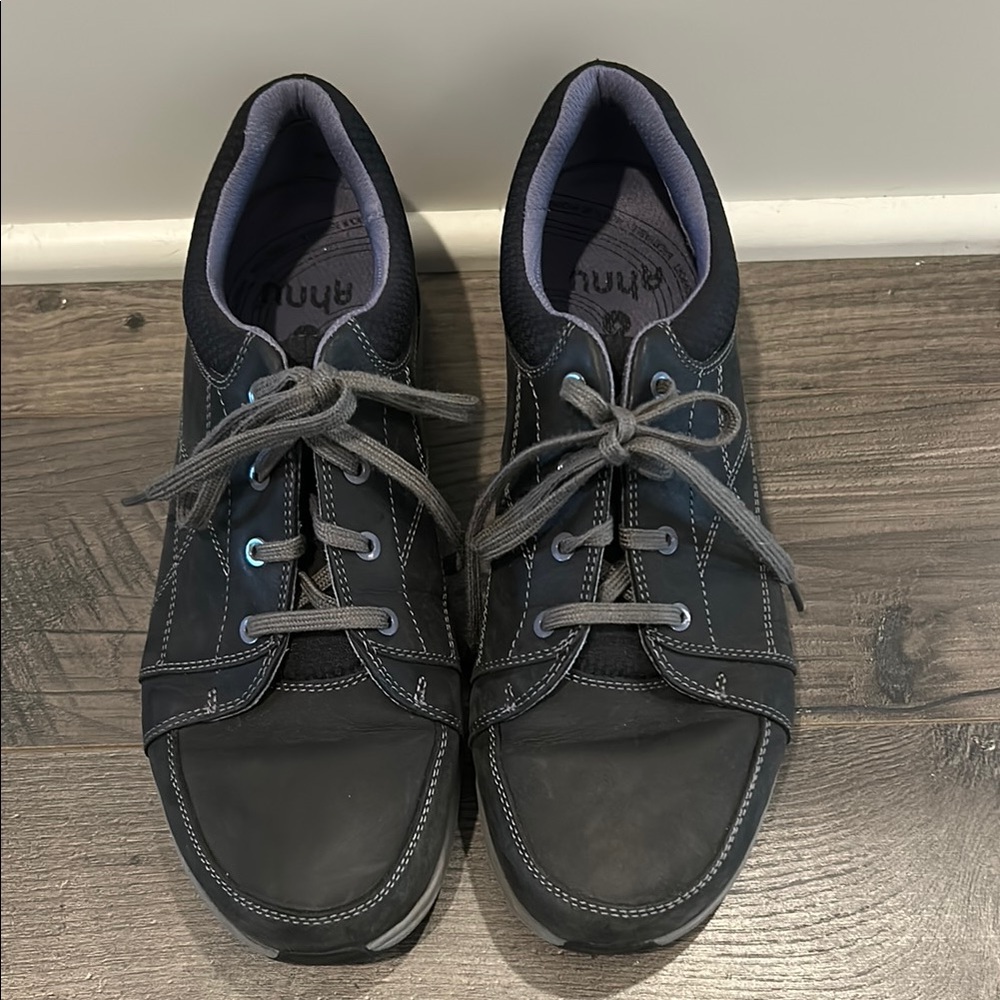 Ahnu Taraval Ladies Leather Waterproof Walking Shoes